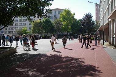 Cour du Collège Jules Vallès - Mai 2015